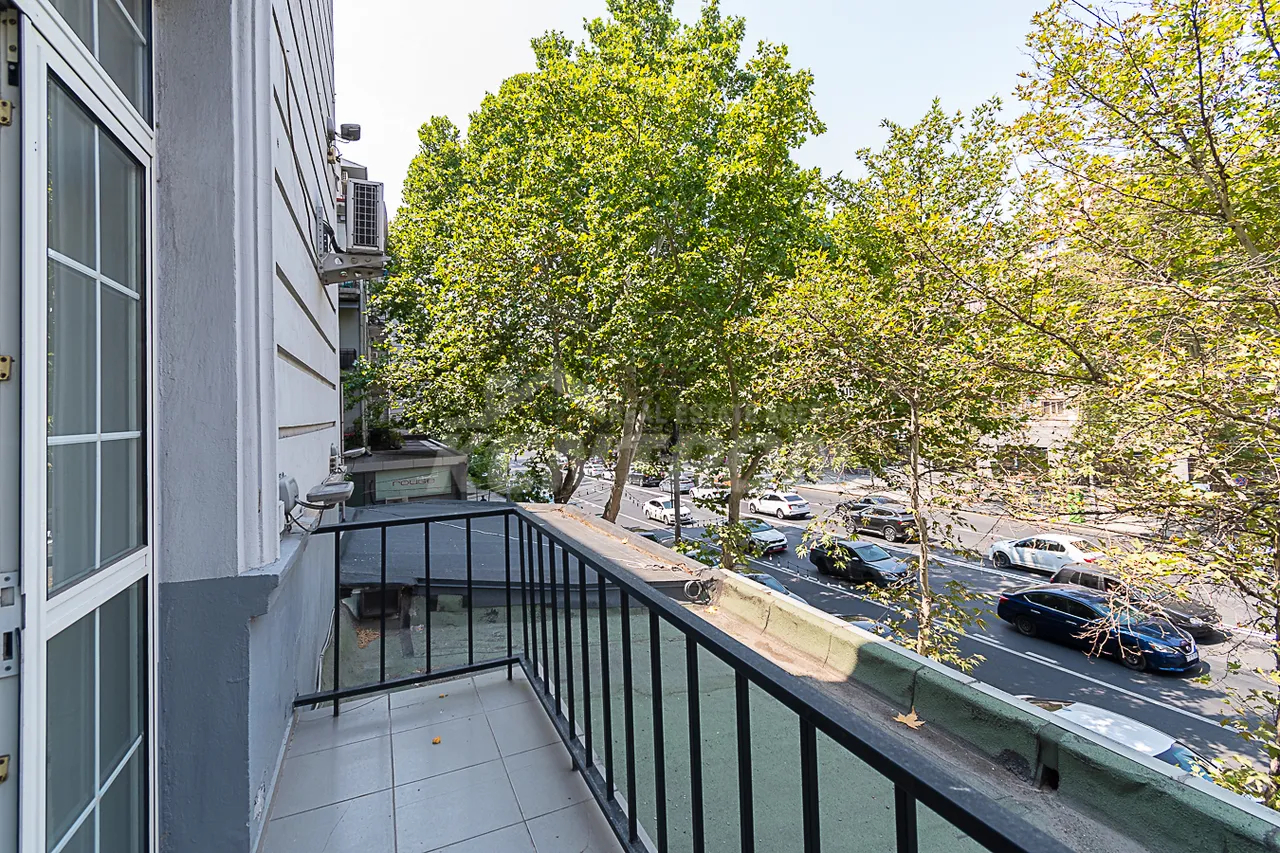 4 bedroom apartment for sale Mashtots Ave, Center Yerevan, 161677