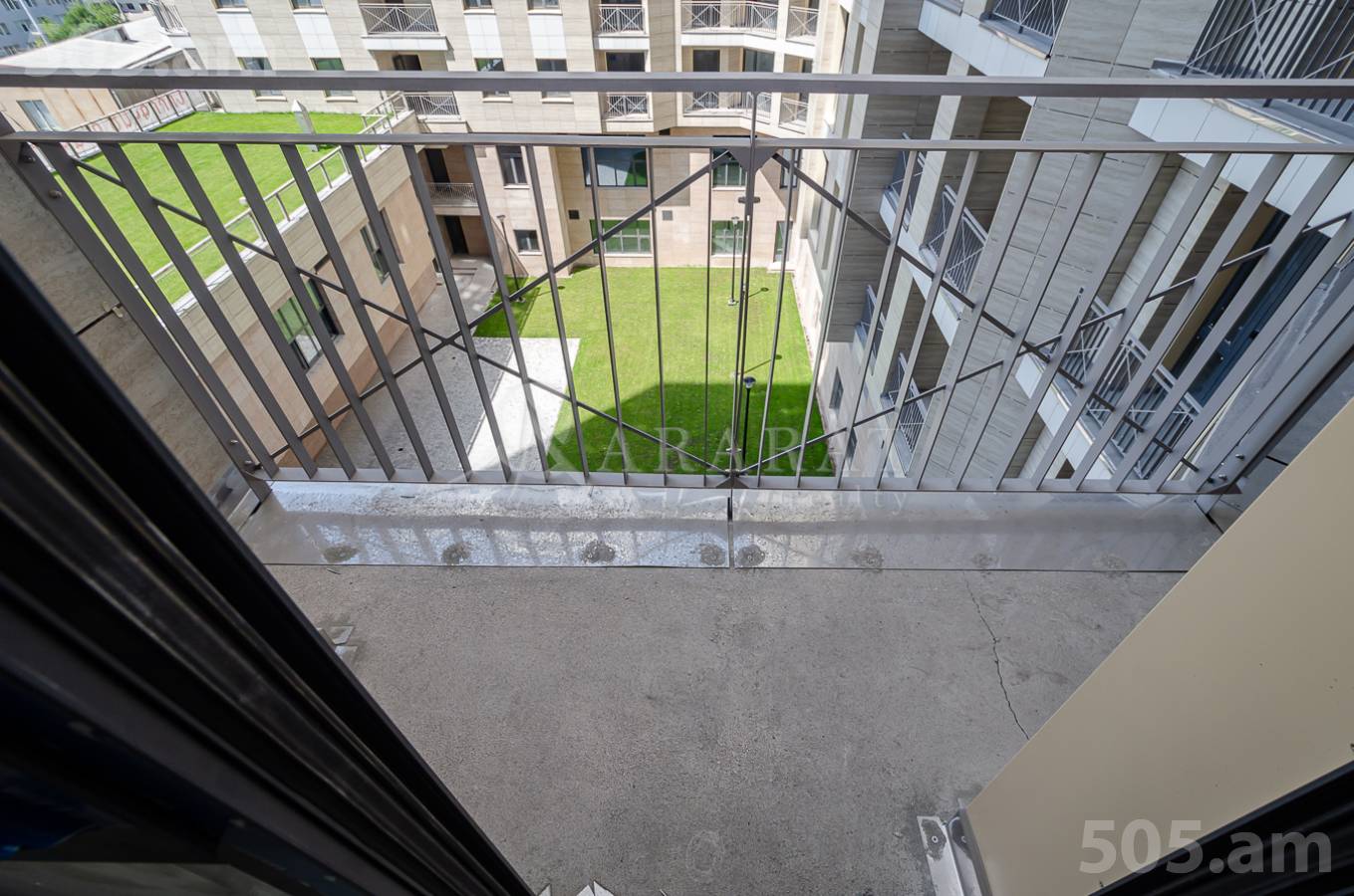 Купить 4 комнатную квартиру Давит Анахт ул., Канакер-Зейтун Ереван, 154858