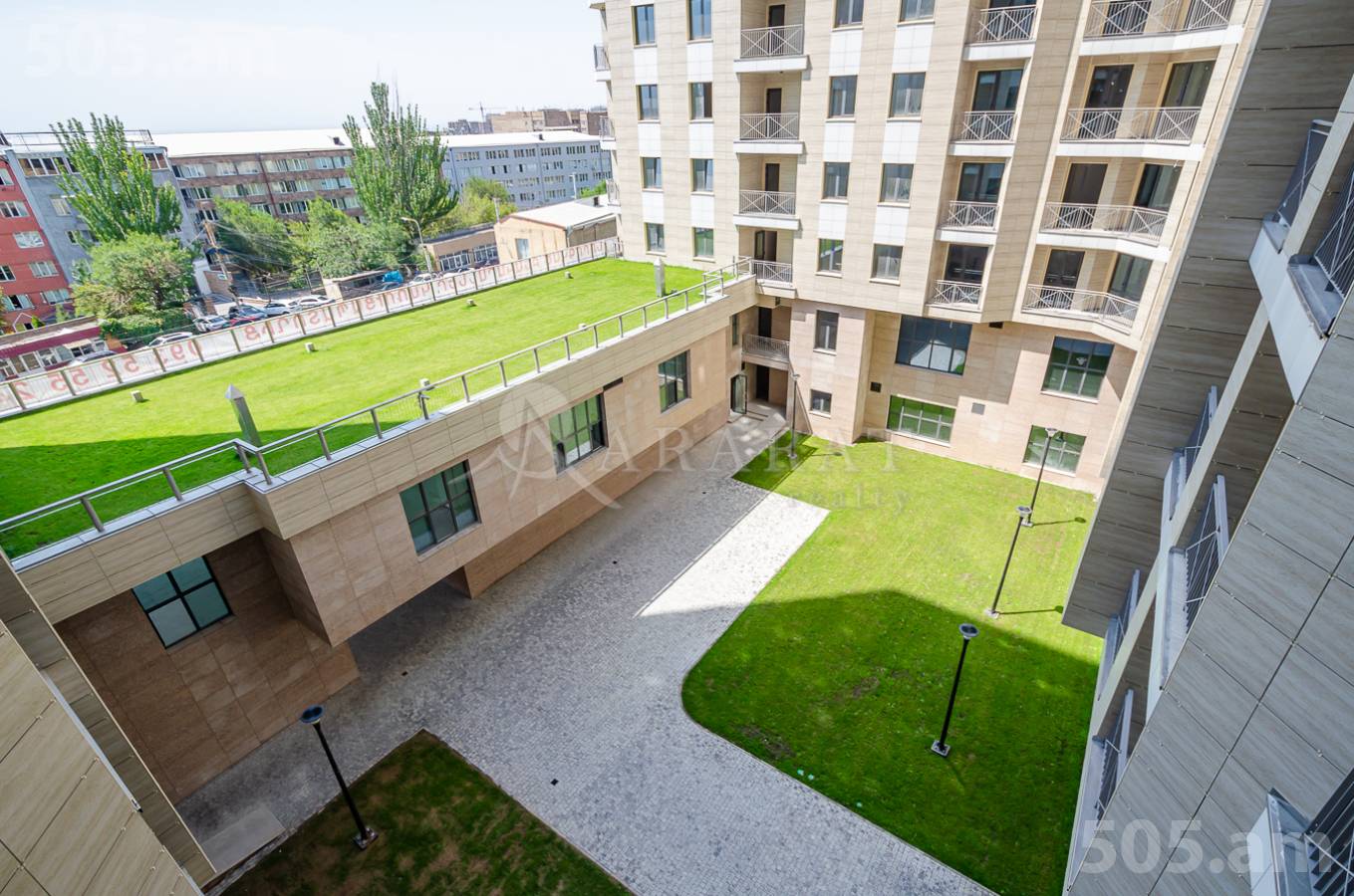 Купить 4 комнатную квартиру Давит Анахт ул., Канакер-Зейтун Ереван, 154858