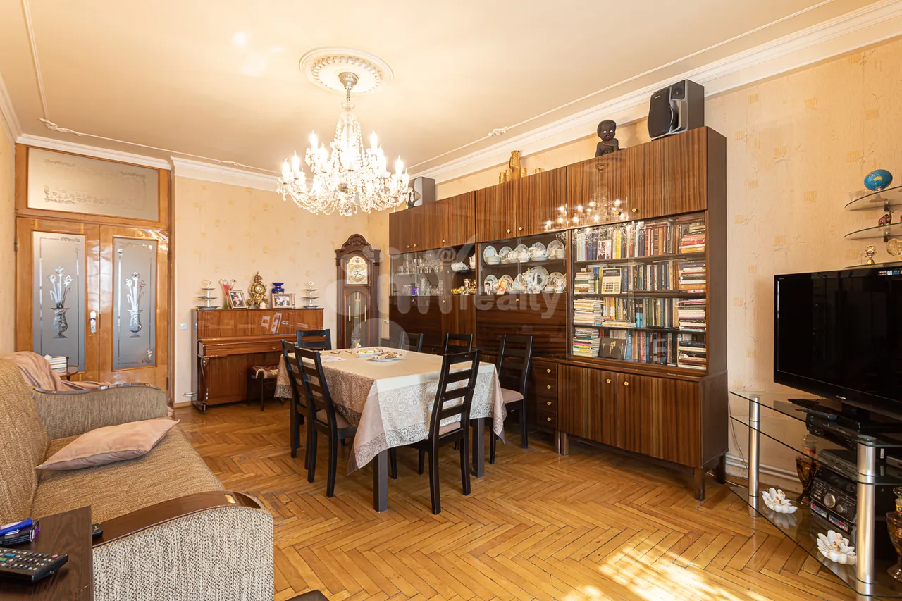 Купить 3 комнатную квартиру В.Папазян ул, Арабкир Ереван, 157437