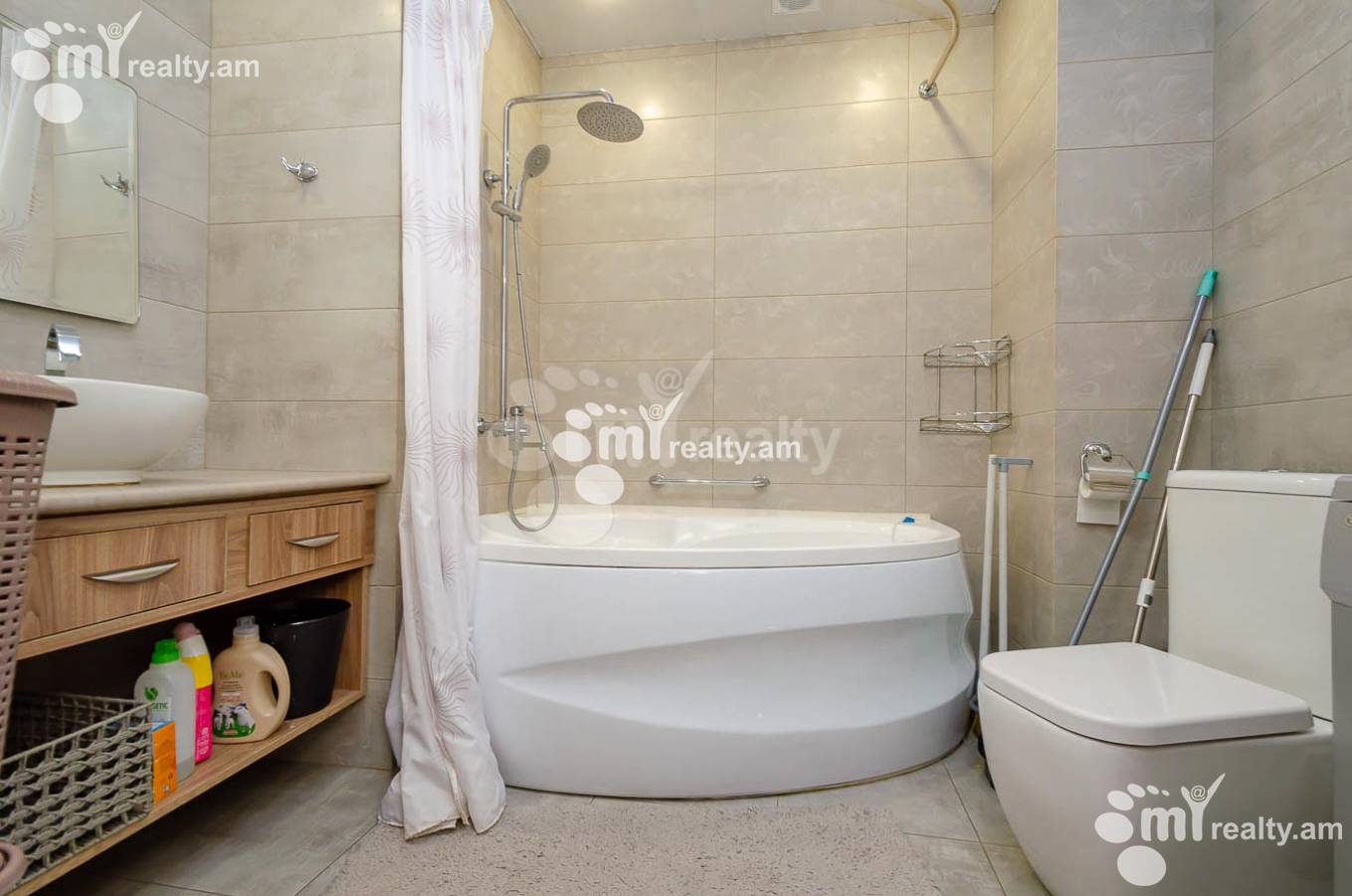 Купить 3 комнатную квартиру Екмалян ул, Центр Ереван, 155279