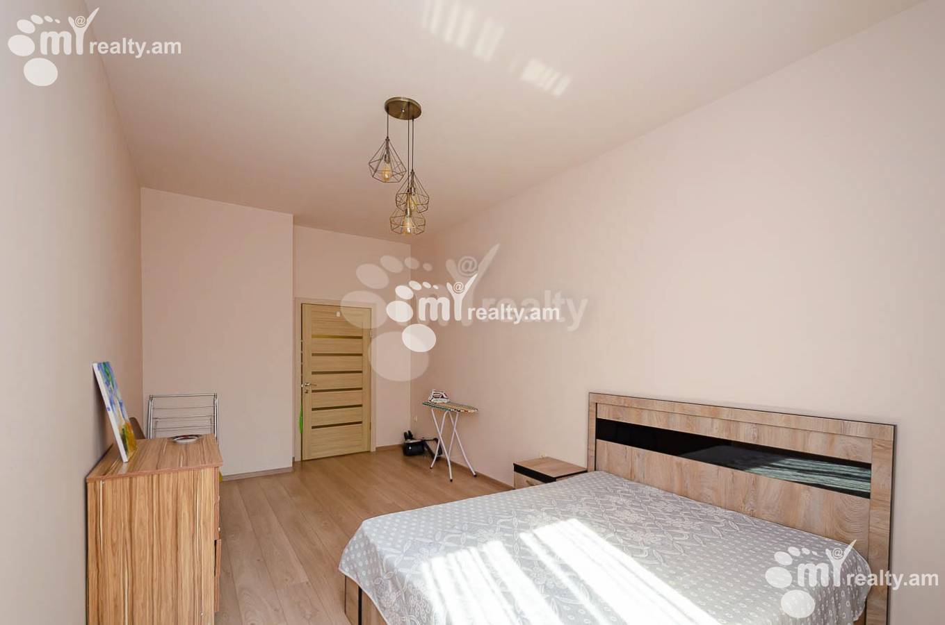 Купить 3 комнатную квартиру Екмалян ул, Центр Ереван, 155279