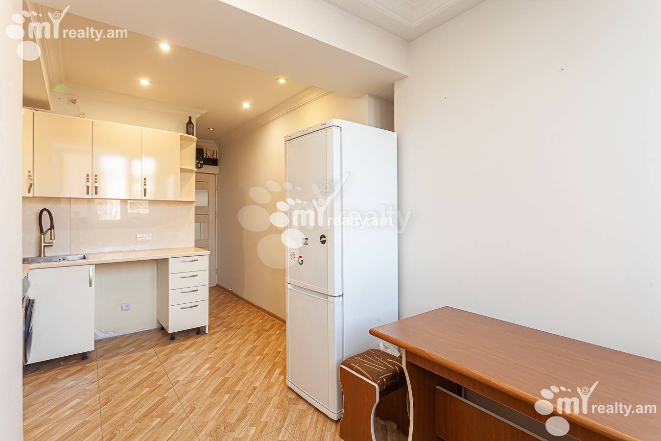 Снять 4 комнатную квартиру Лалаянц, Центр Ереван, 152479