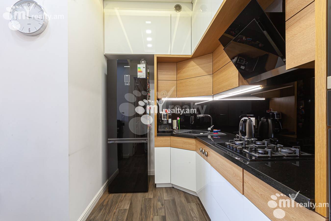 3 bedroom apartment for sale Mashtots Ave, Center Yerevan, 155621