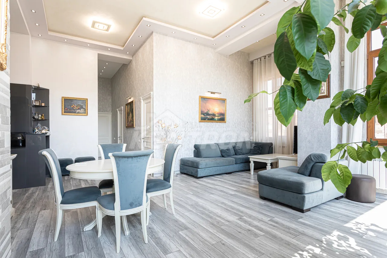 4 bedroom apartment for sale خیابان آدونس, عربگیر ایروان, 159644