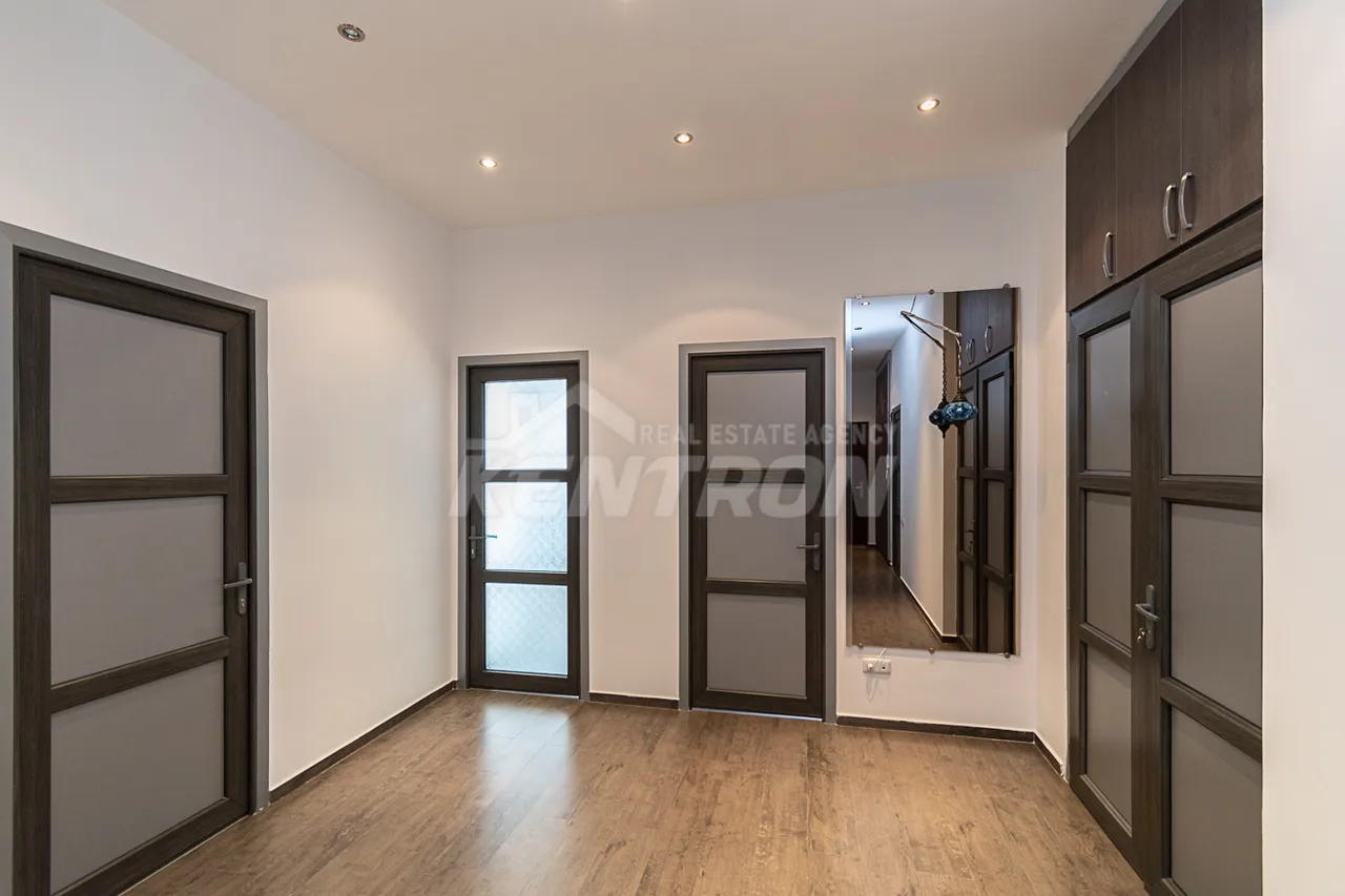 4 սենյականոց բնակարան վարձով Արամի փող, Կենտրոն Երևան, 159127