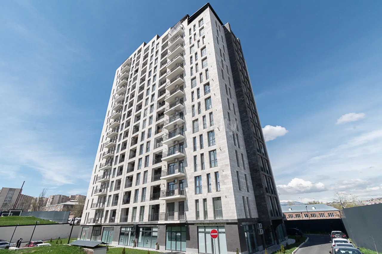 Купить 3 комнатную квартиру Алабян ул, Ачапняк Ереван, 160127