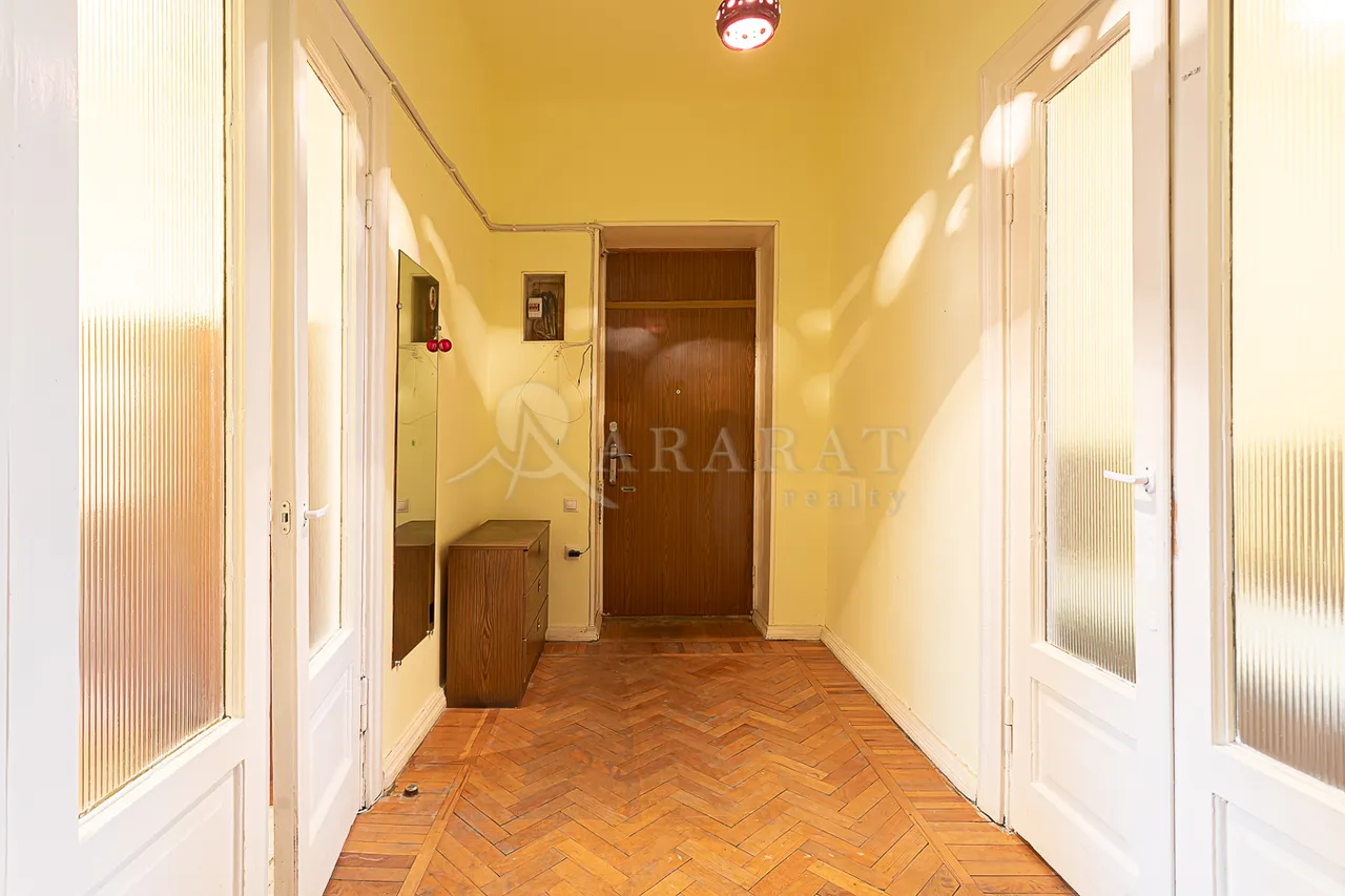 3 bedroom apartment for sale Charents St, Center Yerevan, 157411