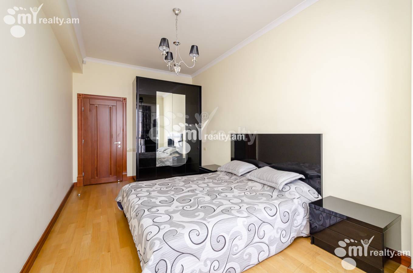 4 bedroom apartment for sale Mashtots Ave, Center Yerevan, 151756