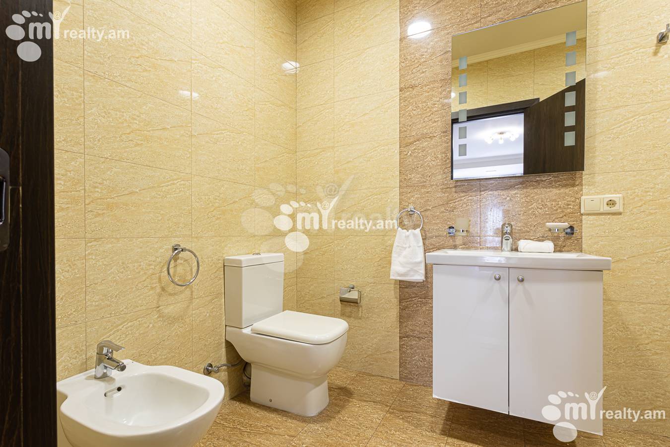 3 bedroom apartment for rent Aram St, Center Yerevan, 156276