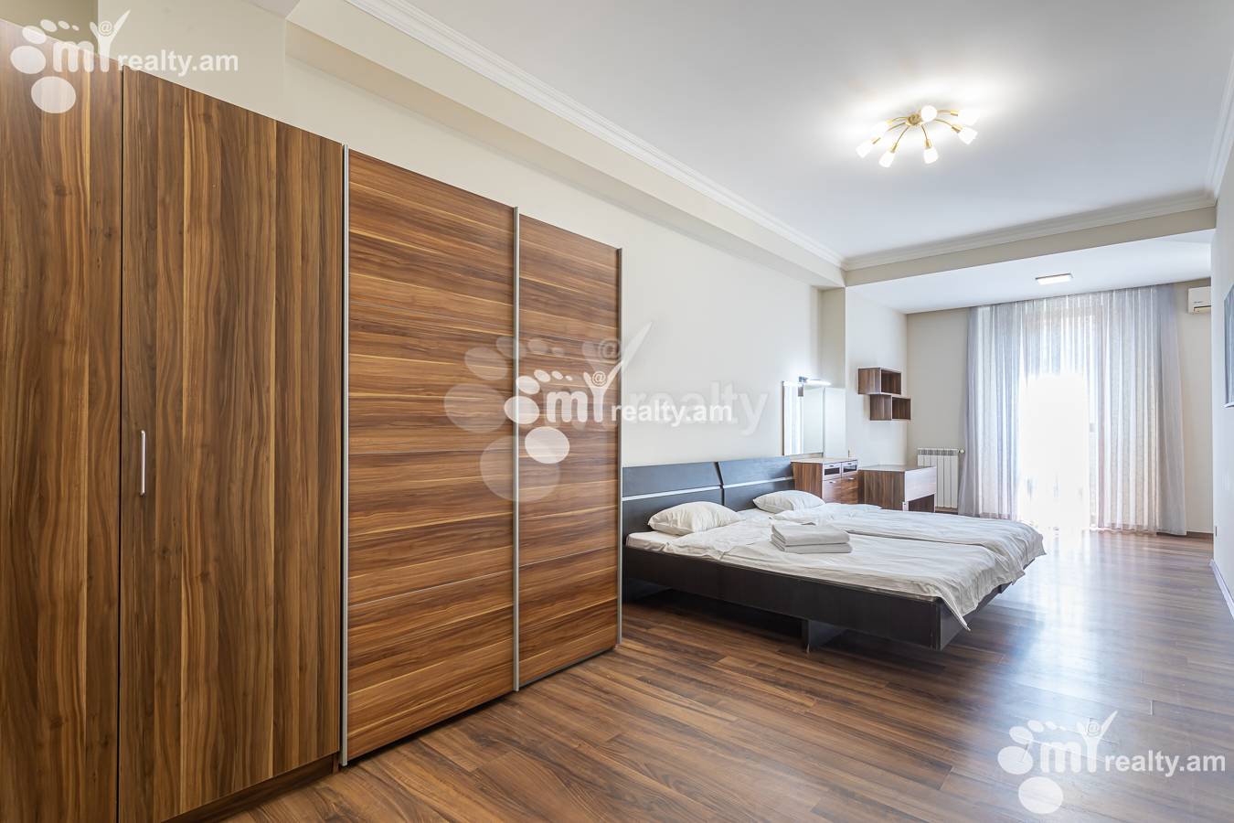 3 bedroom apartment for rent Aram St, Center Yerevan, 156276