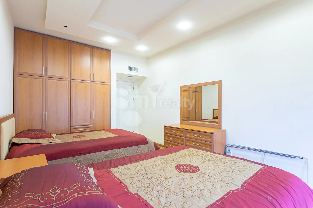 3 bedroom apartment for rent Antarayin St, Center Yerevan, 159001