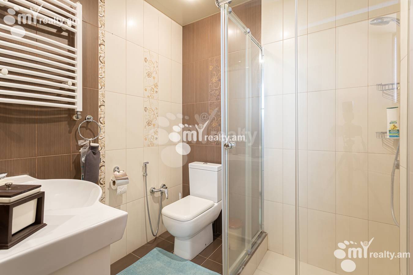 4 bedroom apartment for rent Antarayin St, Center Yerevan, 156170