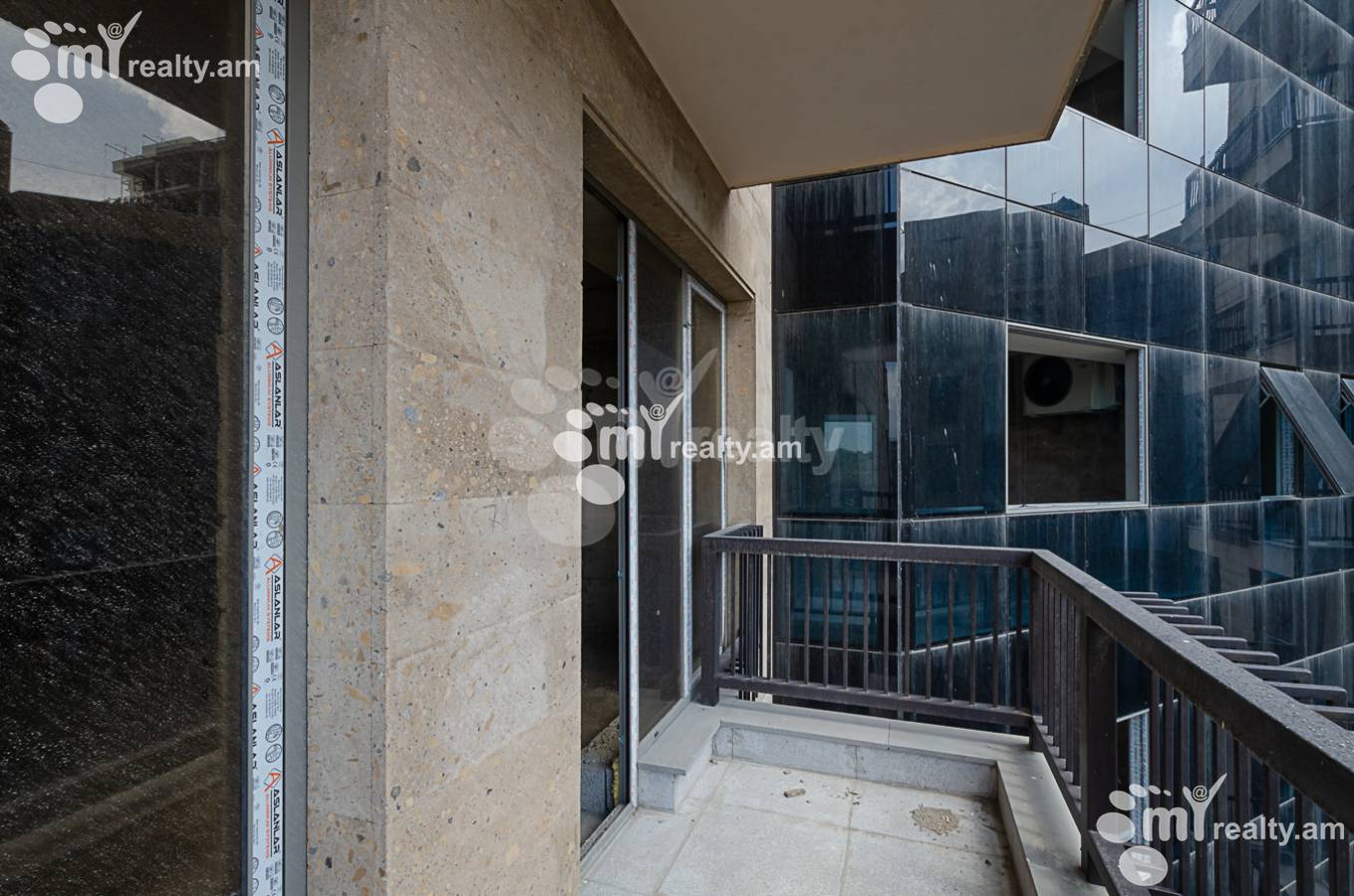 3 bedroom apartment for sale Paronyan St, Center Yerevan, 146397
