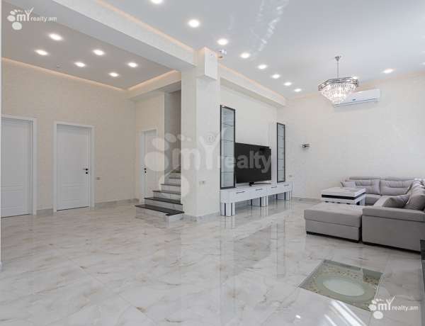 arandznatun-vacharq-Yerevan-Avan