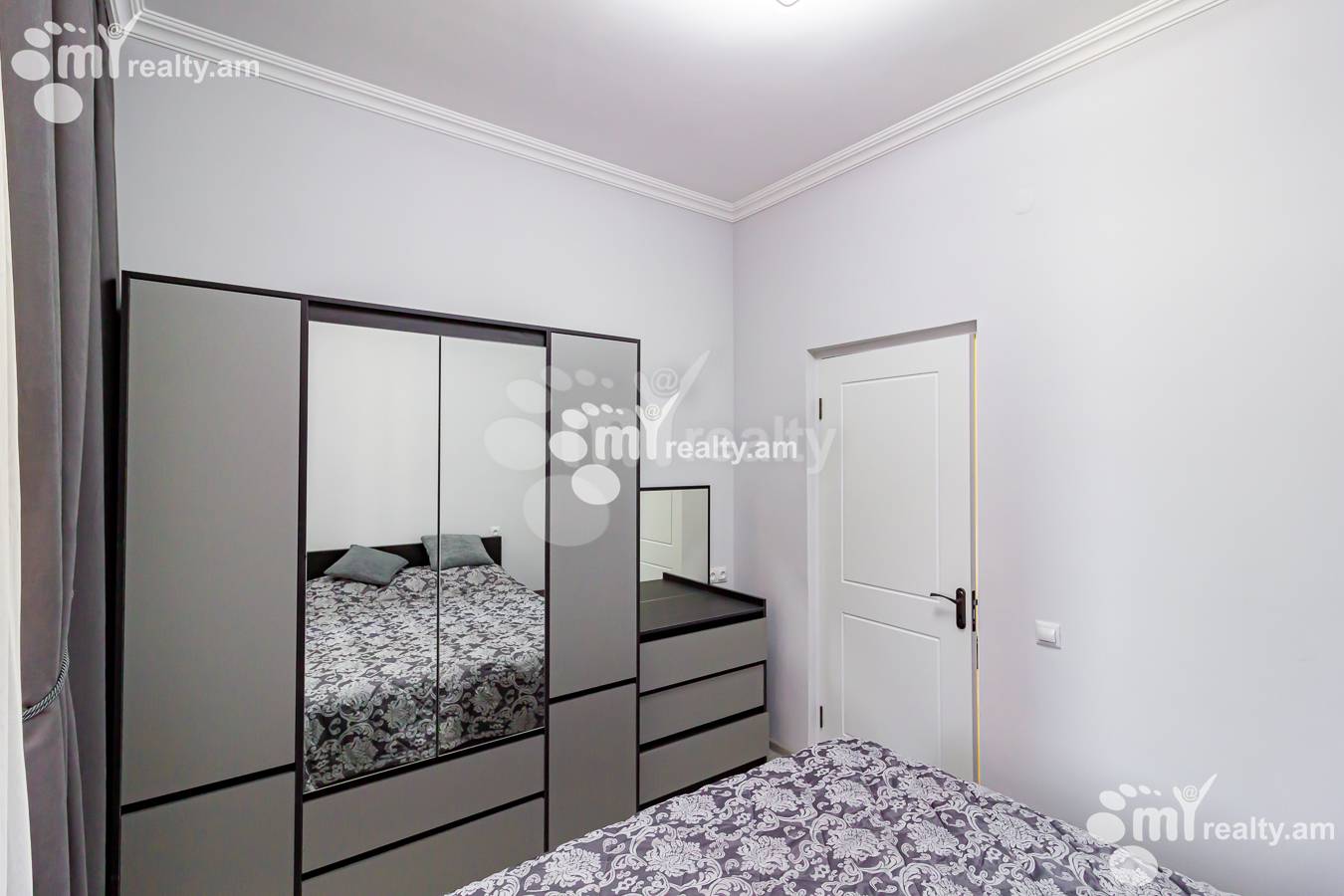 Купить 2 комнатную квартиру Аргишти ул, Центр Ереван, 151041
