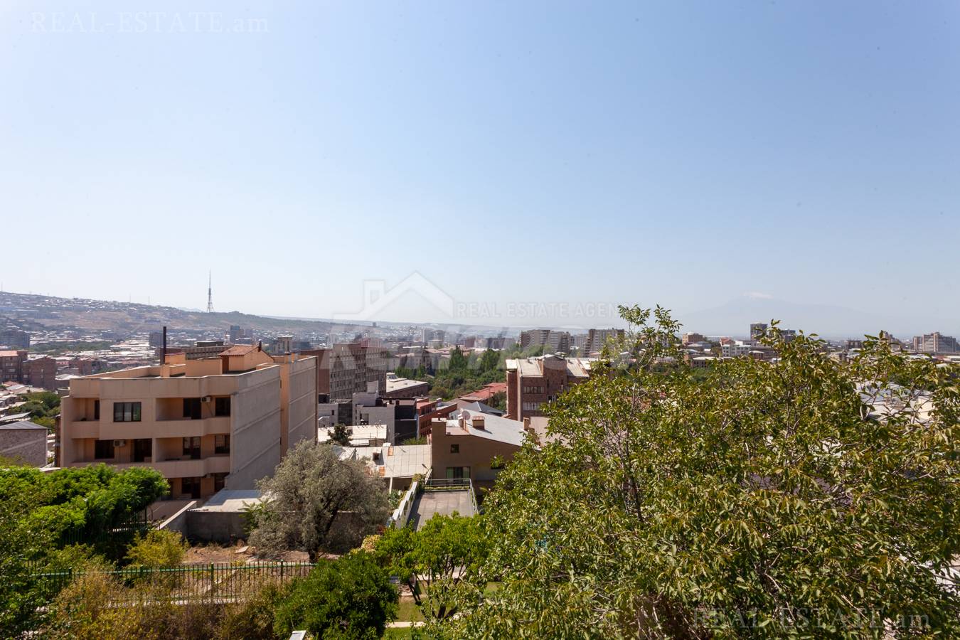 3 bedroom apartment for rent Antarayin St, Center Yerevan, 140316