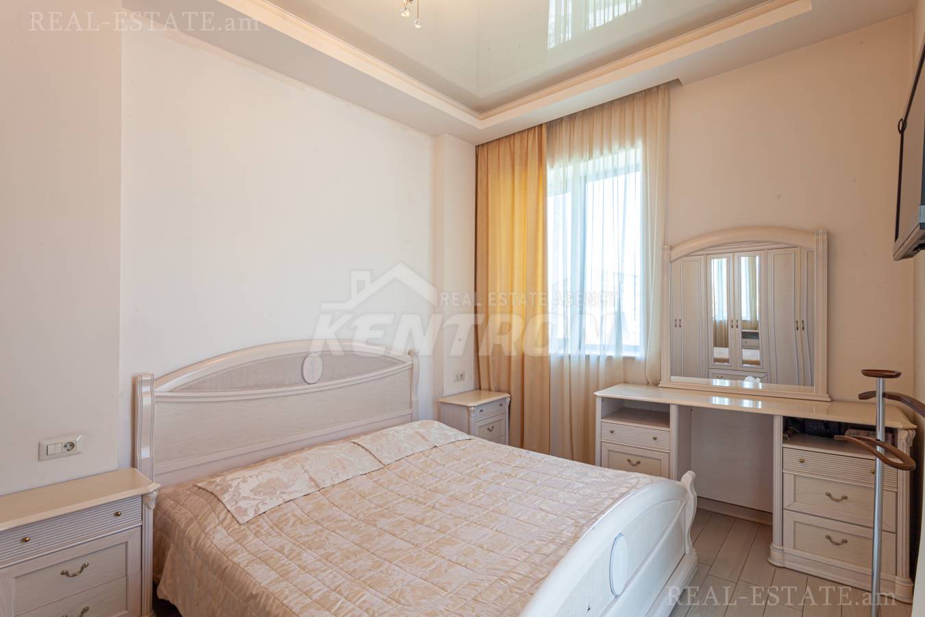 3 bedroom apartment for rent Antarayin St, Center Yerevan, 140316