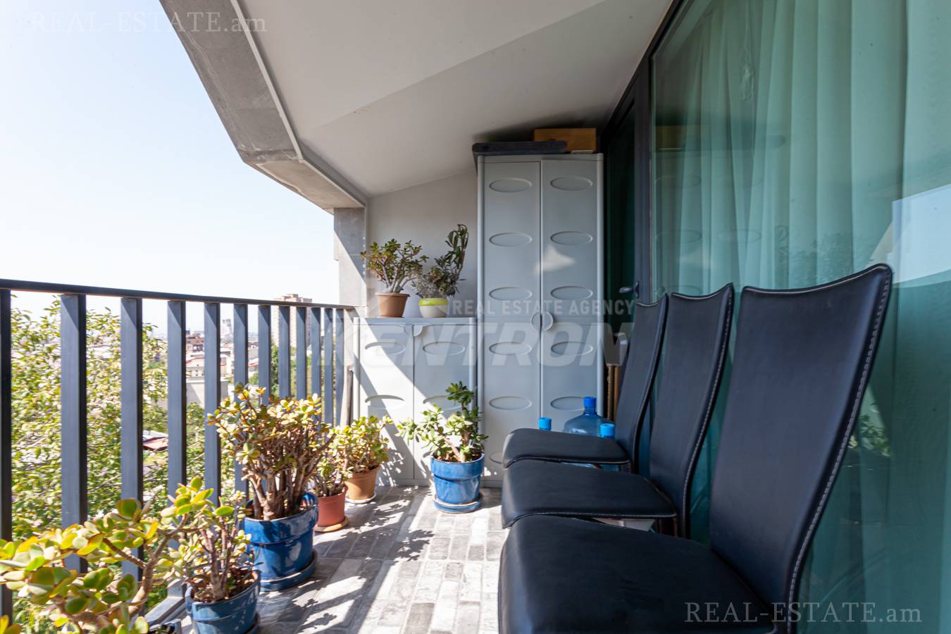 3 bedroom apartment for rent Antarayin St, Center Yerevan, 140316