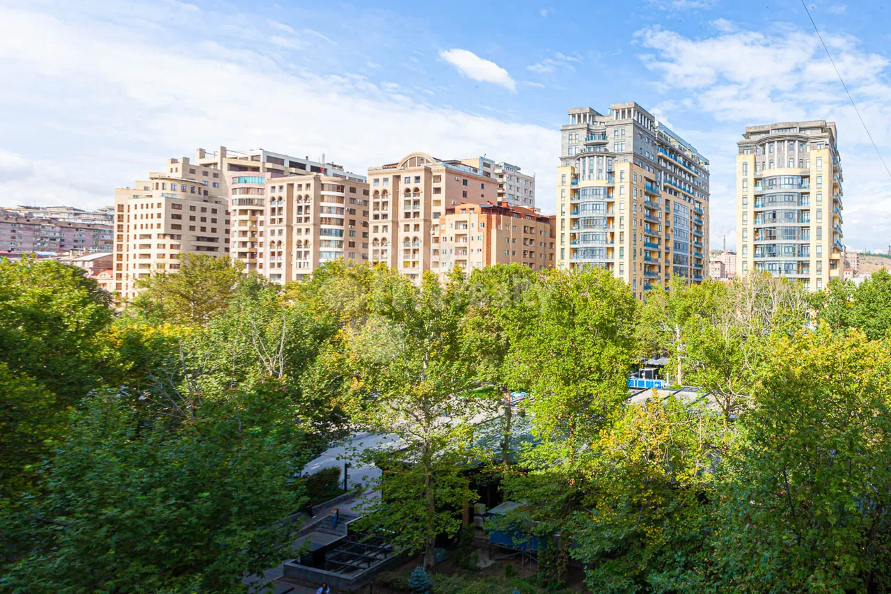 3 bedroom apartment for rent Mashtots Ave, Center Yerevan, 159963