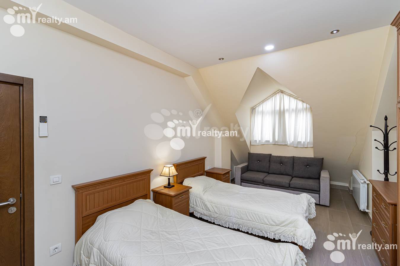 4 սենյականոց բնակարան  Անտառային փող, Կենտրոն Երևան, 151470