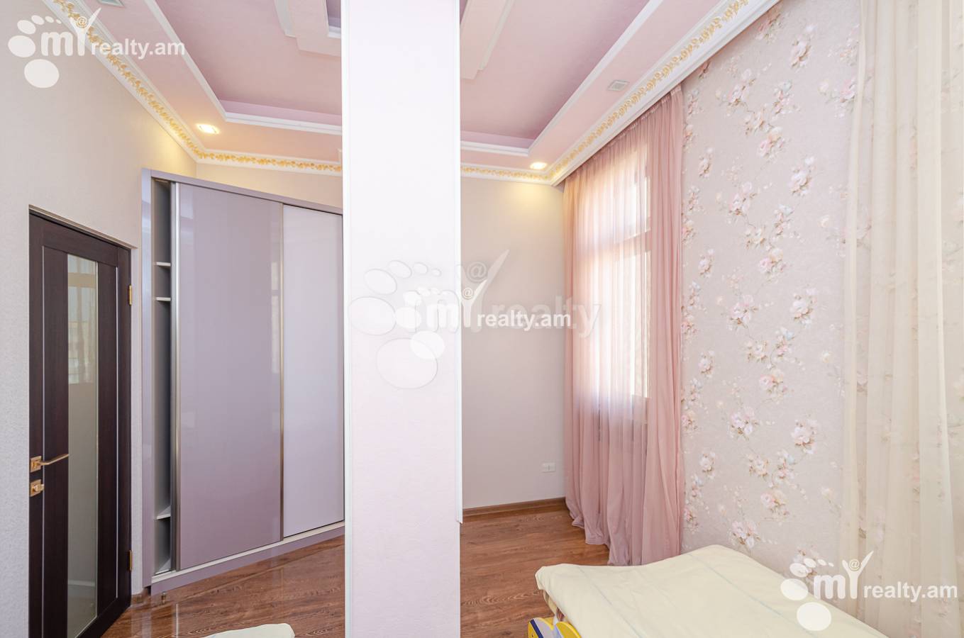 3 սենյականոց բնակարան  Մոլդովական փող, Նոր Նորք Երևան, 151545