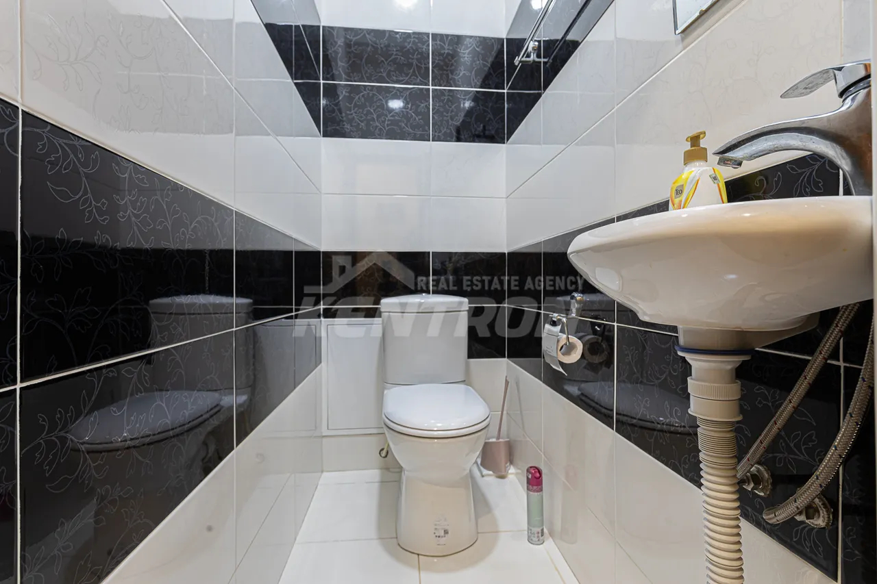 2 bedroom apartment for sale Hanrapetutyan St, Center Yerevan, 158020