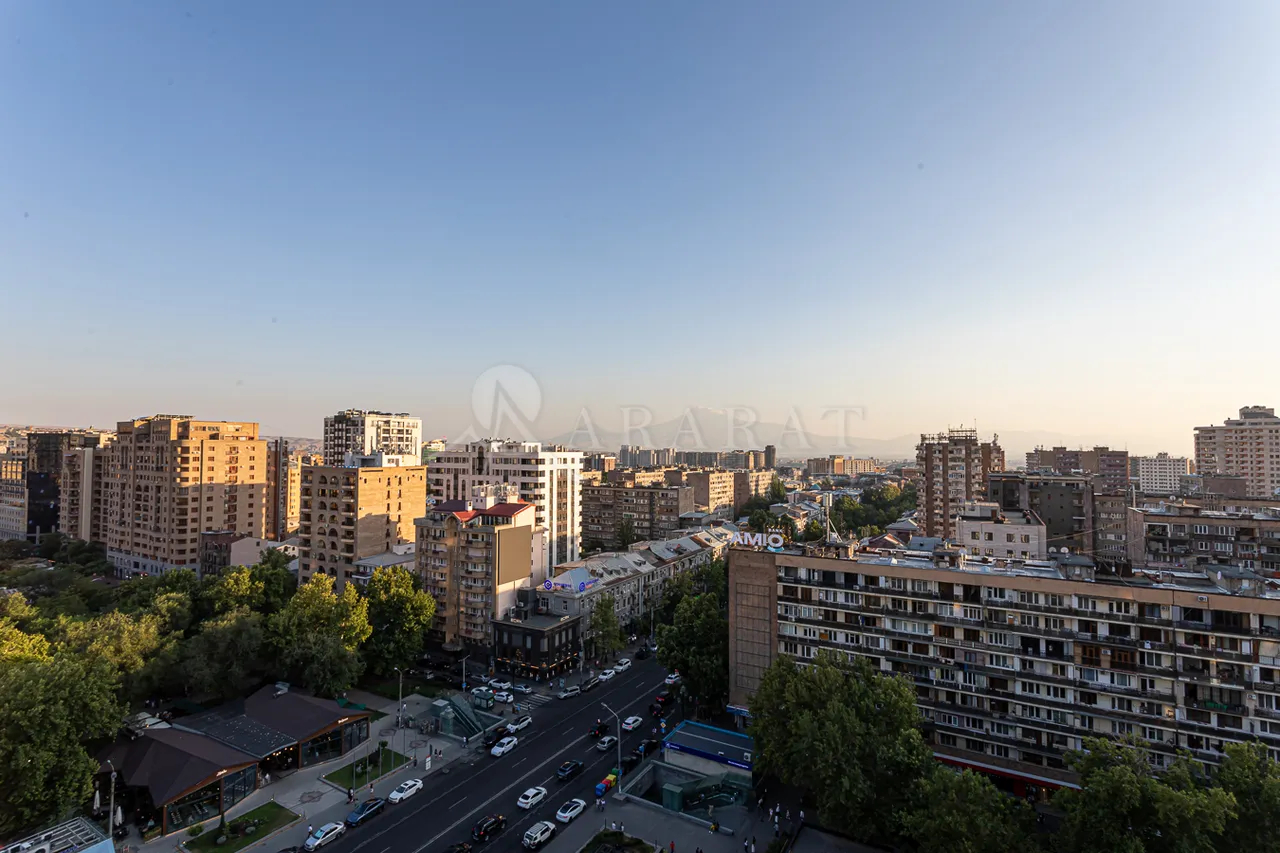 4 սենյականոց բնակարան վարձով Արամի փող, Կենտրոն Երևան, 159128