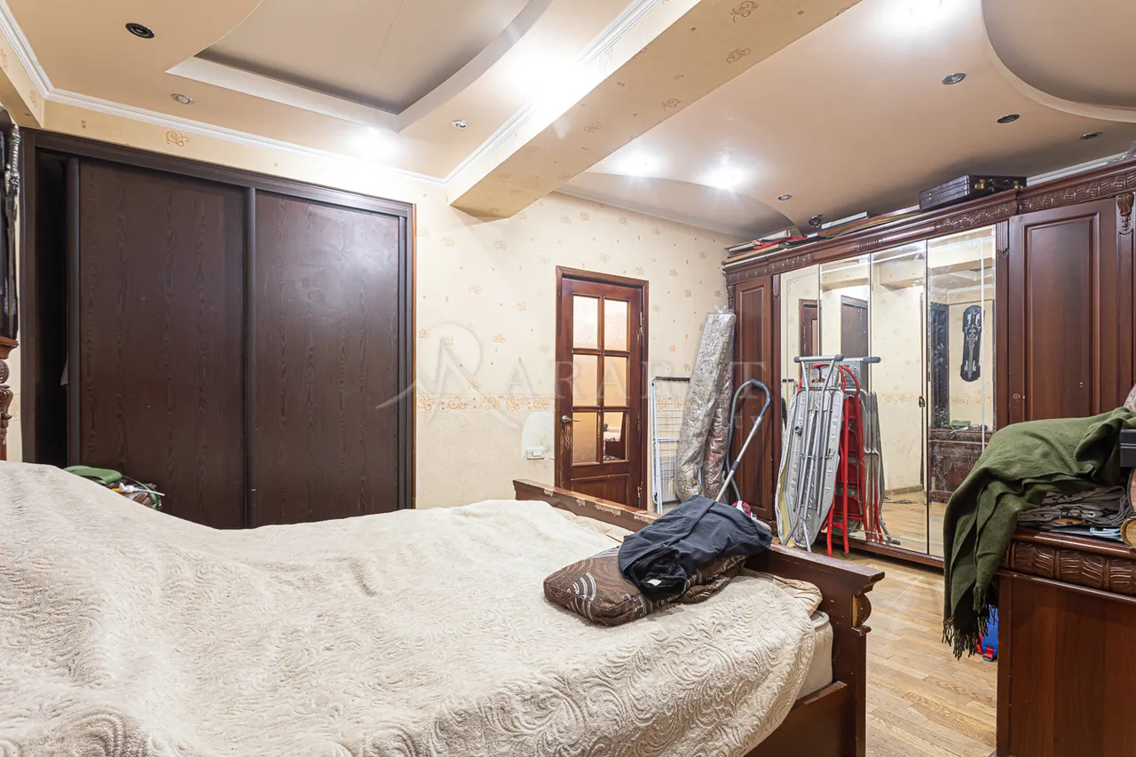 3 bedroom apartment for sale خیابان ایسرائیلیان, مرکز شهر ایروان, 157985
