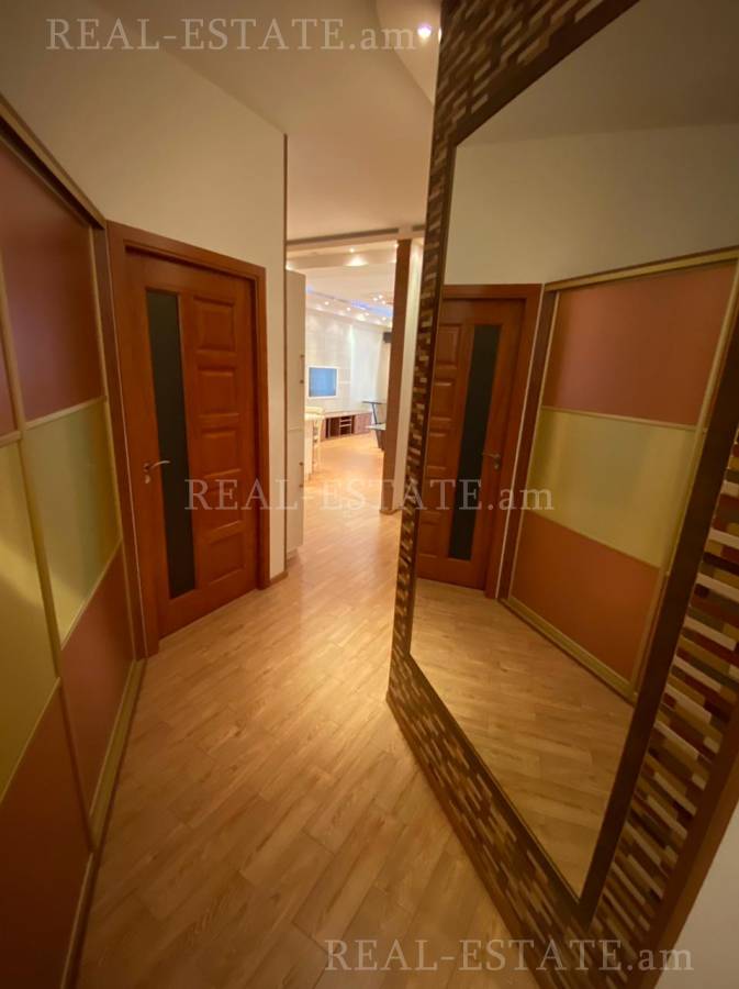 4 bedroom apartment for sale Aram St, Center Yerevan, 126984